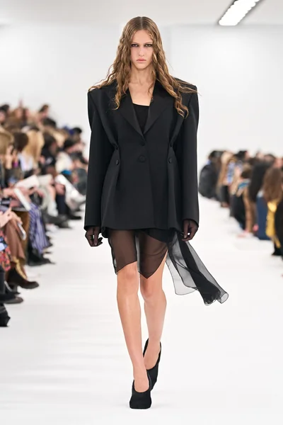 Look 5